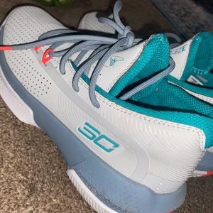 Seth Curry shoes,under Armour.